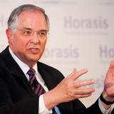 Neil L. Andersen elder, a Tizenkét Apostol Kvórumának tagja részt vett a Horasis vilégméretű találkozójának keretein belül rendezett panelbeszélgetésen Portugáliában 