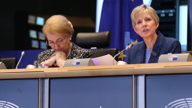 Jean B. Bingham, a Segítőegylet általános elnöke felszólal az Európai Parlament által és Az Utolsó Napok Szentjeinek Jézus Krisztus Egyháza támogatásával megrendezett "Nők a hitben: A vallás vagy hit szabadságának látásmódja" konferencián Brüsszelben 2017. november 9-én.