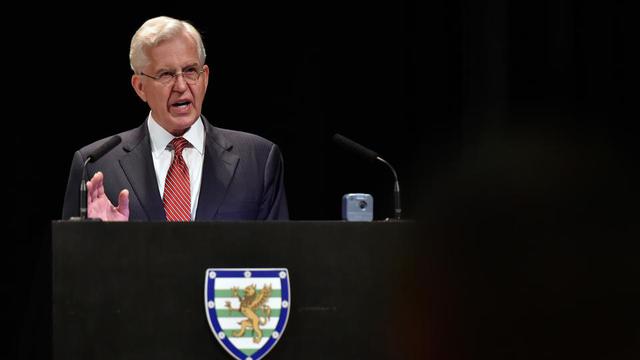 D. Todd Christofferson elder Az Utolsó Napok Szentjeinek Jézus Krisztus Egyházából a Cambridge-i Egyetemhez tartozó Downing College-ban beszélt 2017. augusztus 11-én, pénteken, a Brigham Young Egyetem J. Reuben Clark Jogászegyletének helyi csoportjához szólva.