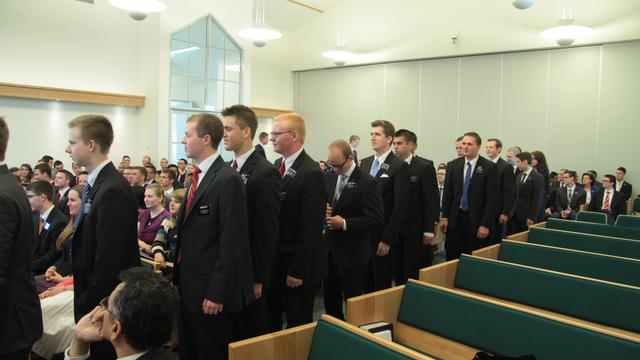 Hollandiában szolgáló misszionáriusok várják Ballard eldert