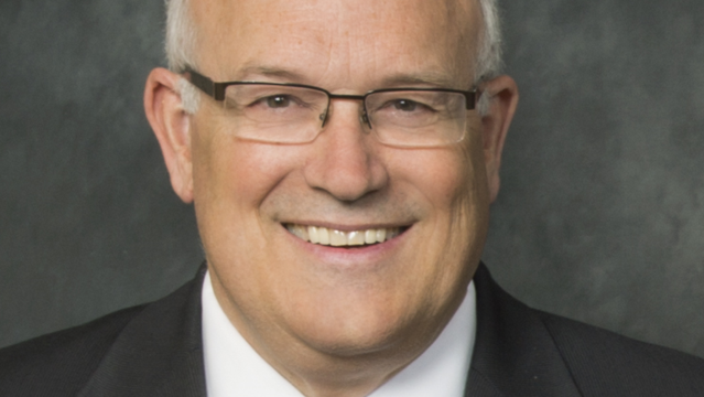 Paul V. Johnson elder, az Európa Terület elnöke