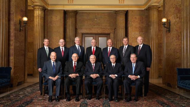 A Tizenkét Apostol Kvóruma 2015 októberében